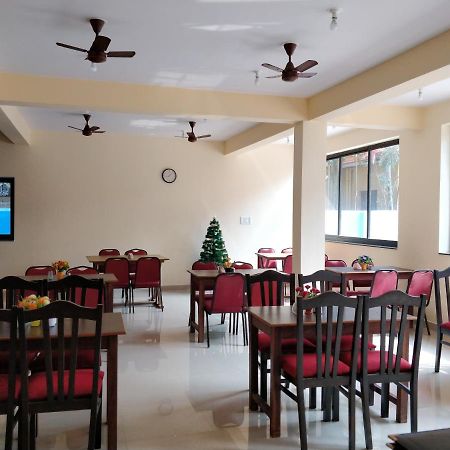 Dom'S Inn กาลังกูติ ภายนอก รูปภาพ