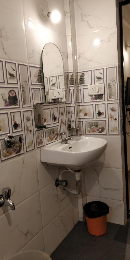 Dom'S Inn กาลังกูติ ภายนอก รูปภาพ